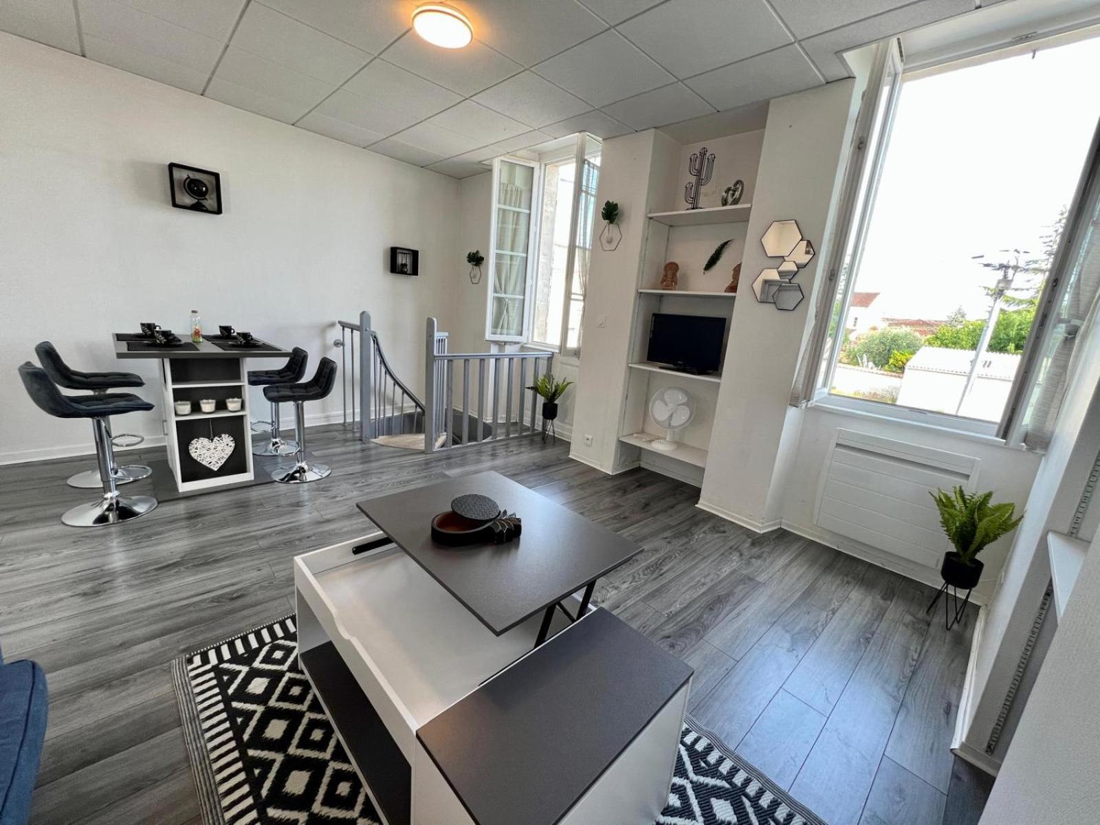 Myvi Cognac Apartment Bagian luar foto
